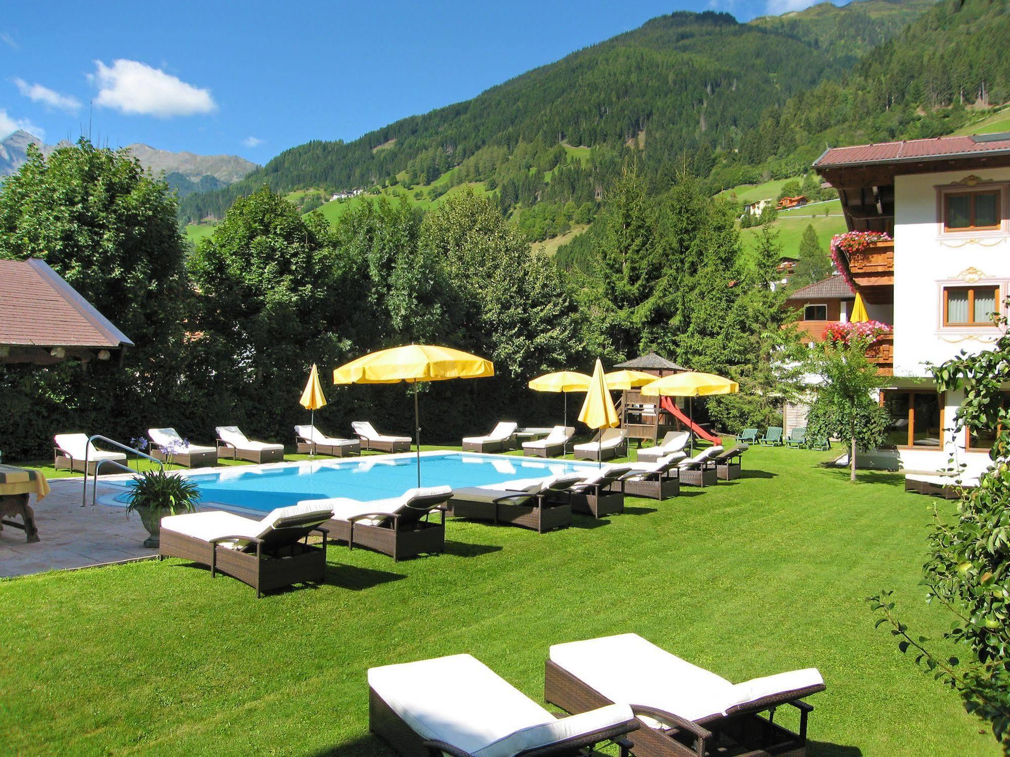 Alpenhotel Tirolerhof Neustift im Stubaital Luaran gambar