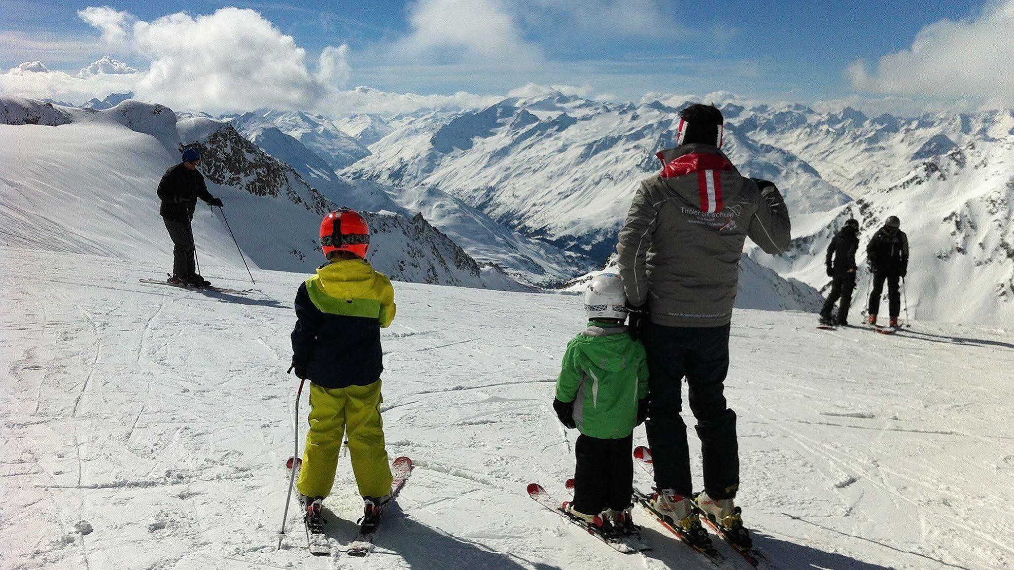 Alpenhotel Tirolerhof Neustift im Stubaital Luaran gambar